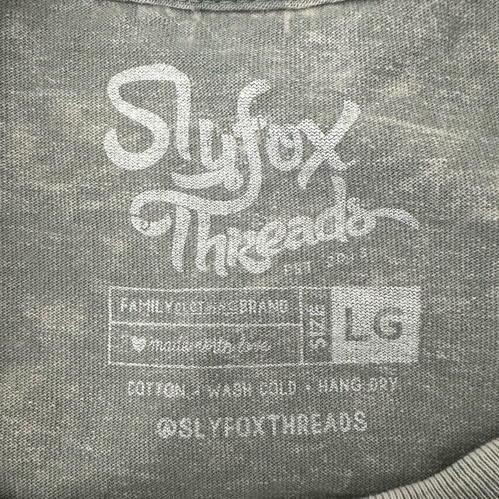 Karrie Locher x Slyfox Threads Cool Moms Club T-shirt - Picture 6 of 7